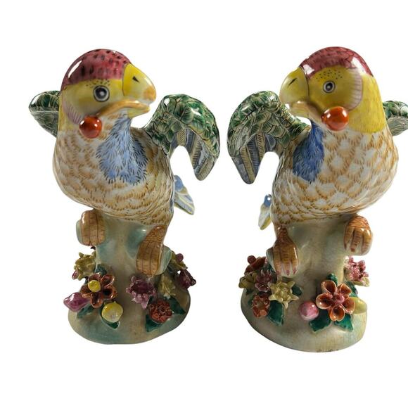 Vintage Rare Majolica Parrot Pair Figurines Hand-Painted Ceramic on Floral Bases - Picture 1 of 15